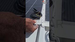 Kan een tunnelingang ook worden voorzien van zonne-energie? Een echte shoot van een gebogen bouwproject.